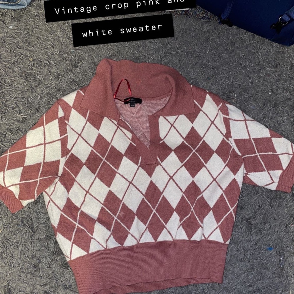 Vintage crop pink and white top